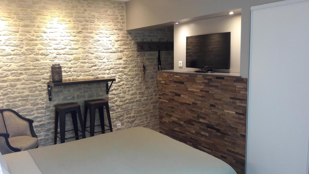 la chambre ô z'amis Longues-sur-Mer Extérieur photo